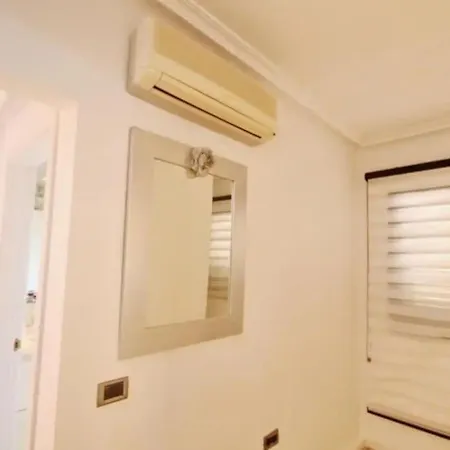 Beautiful In Charming Place El Duque 公寓 *