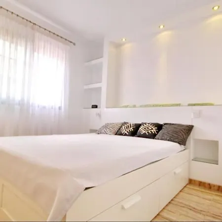 Апартаменти Beautiful In Charming Place El Duque *